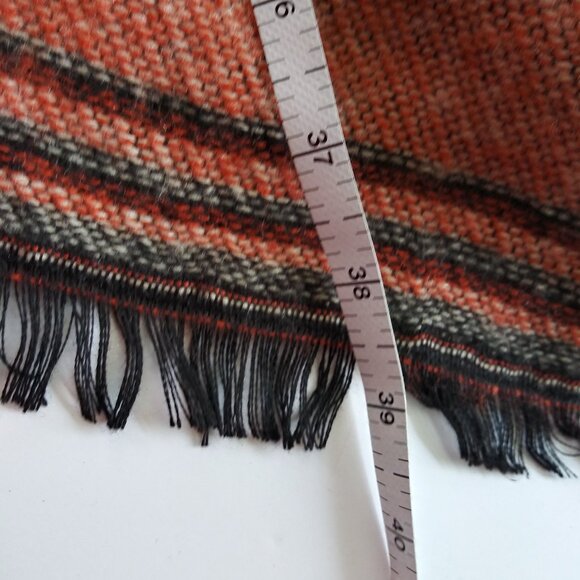 Comfyluxe Abstract Boho Poncho Shawl Brick Red Taupe Black One Size EUC - Picture 5 of 6